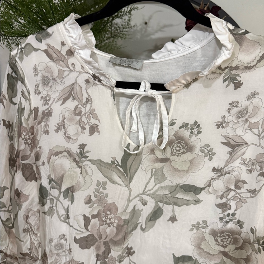 Cream Relaxed Tie Front Blouse floral made in italy size large - Picture 3 of 6